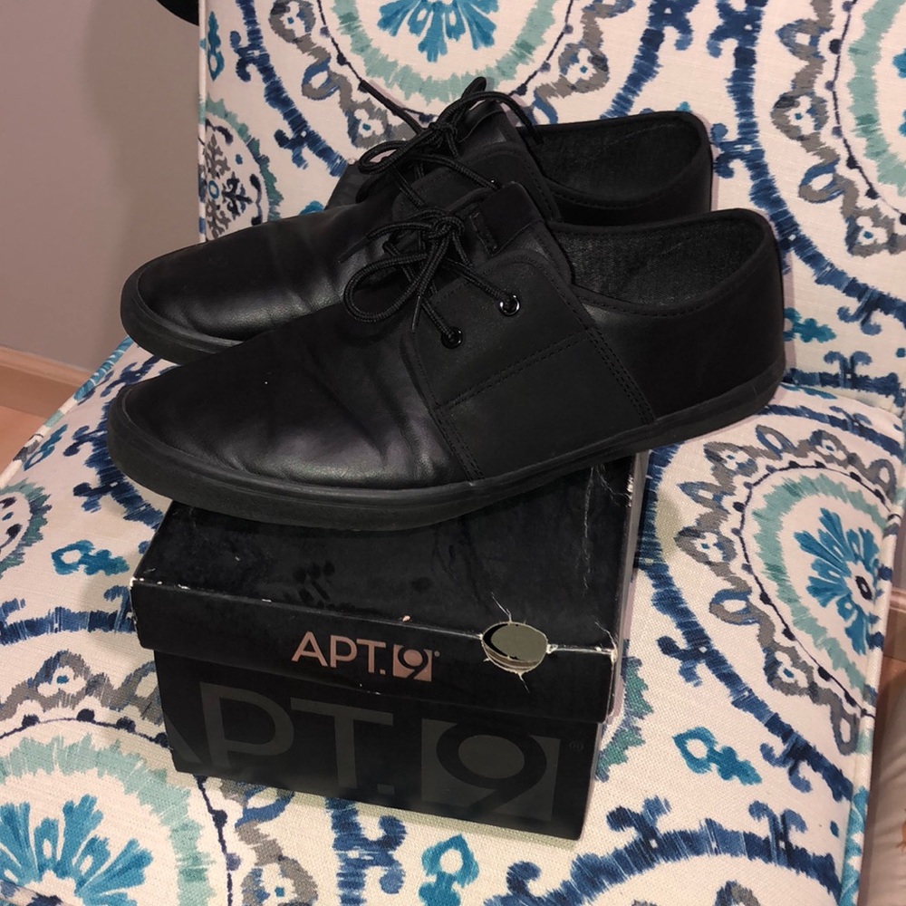 Casual black sneaker shoes